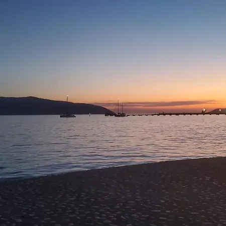 Sea Side Apartamento Vlorë