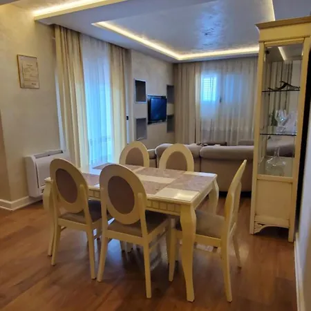 Sea Side Apartment